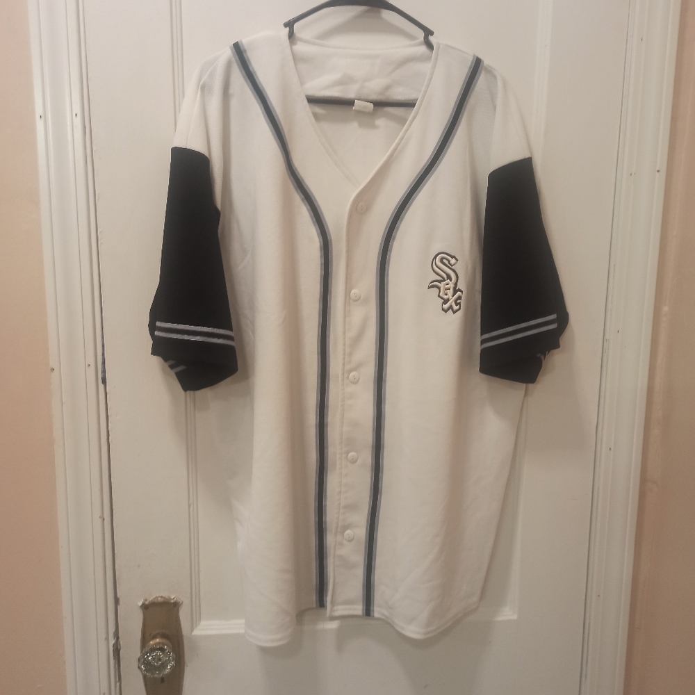 Chicago white Sox jersey. Size XL